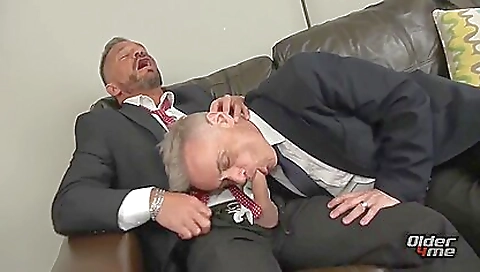 Charmen-ismaired takes a cum after jeffsmodels