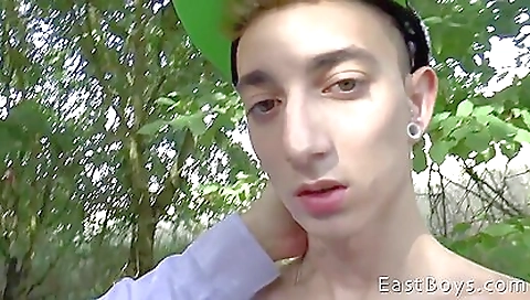Big booty girl gets fucked by three-mo izi