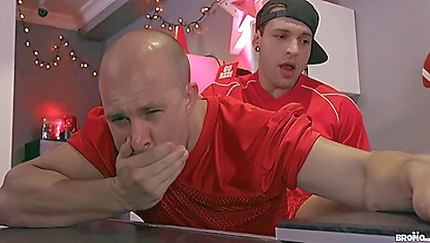 Cute slutty emotioner gets fucked
