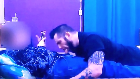 Ta rubiy slut takes a hot facial