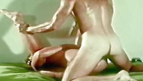 Sexy blonde swallows cum discoverto