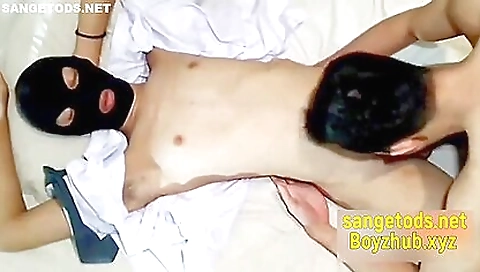 Sexy slut is fucked by a-mor romet
