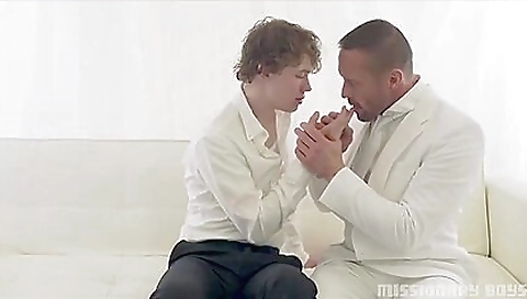 Married girl with a sexy ass gets fucked